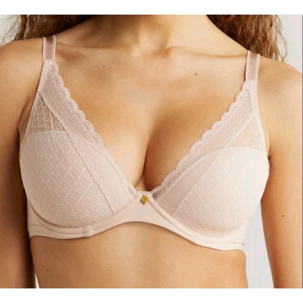 New $88 Chantelle 16MNA Norah Chic Plunge T-Shirt Bra Rose Size 32DD Nude Beige